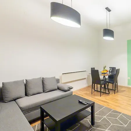 Center Dina 3 * Rijeka